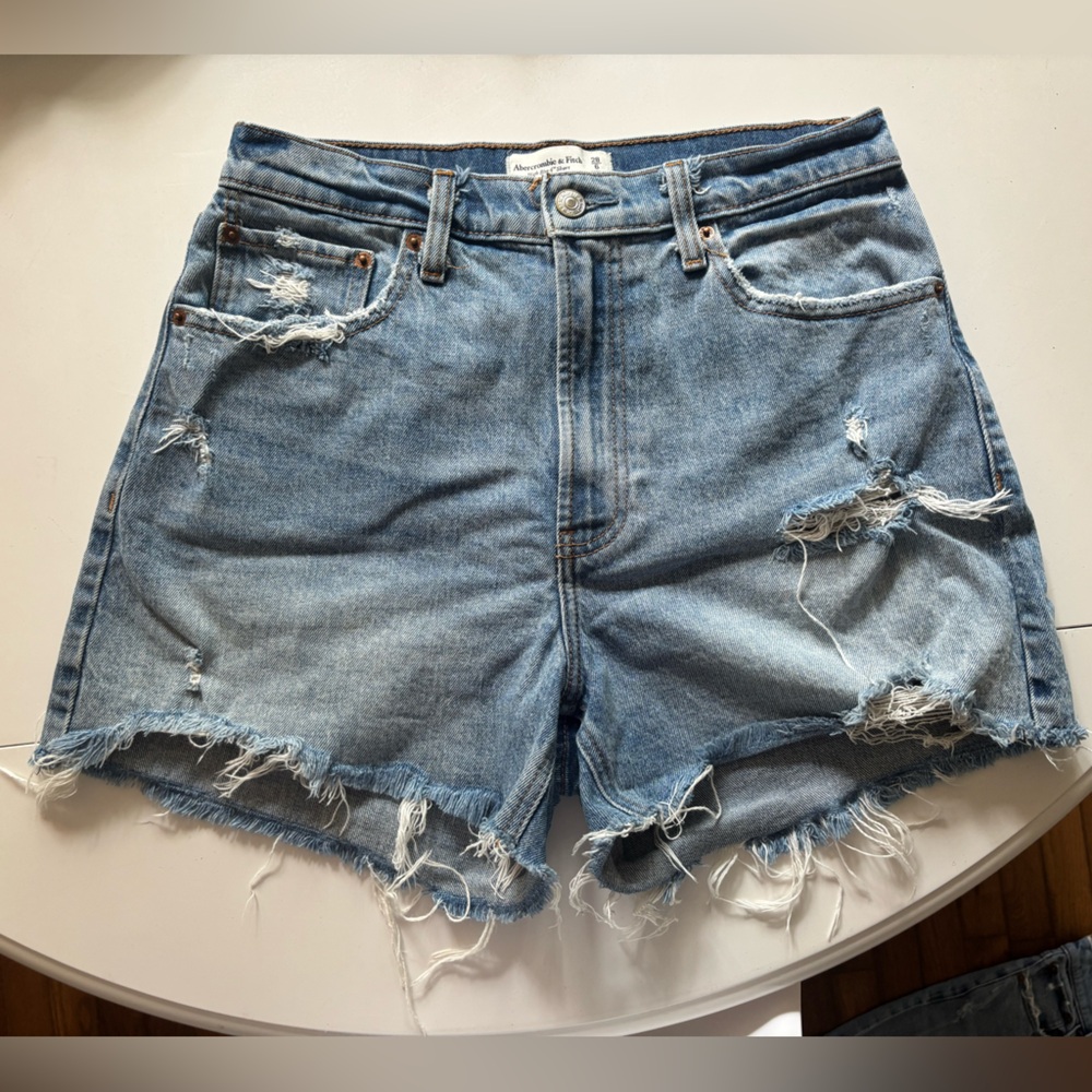 Abercrombie High Rise 4 inch Short 6/28